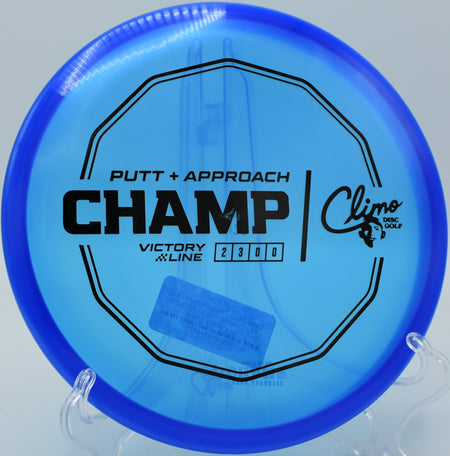 Victory Line Champ floating smooth and flat out of the hand at Iron Hill DGC in Newark, Delaware.

