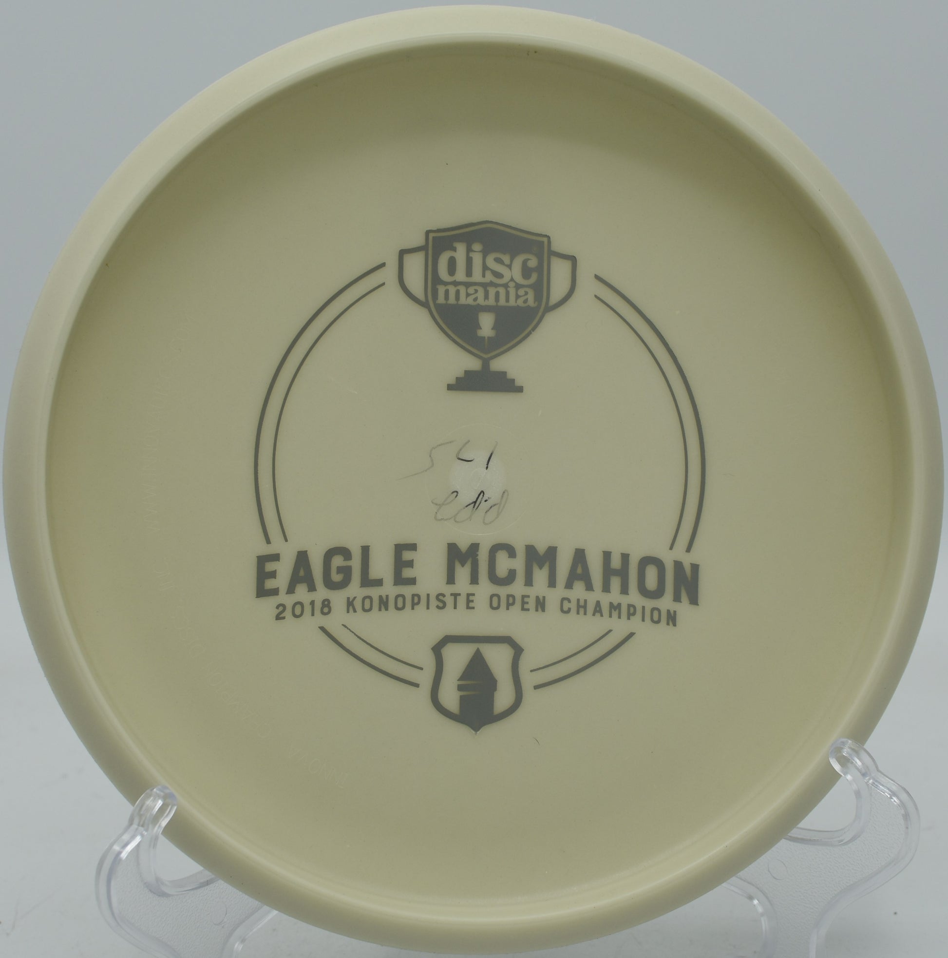 Glow P2 released on a straight approach line at SeaTac Disc Golf Course in Washington

