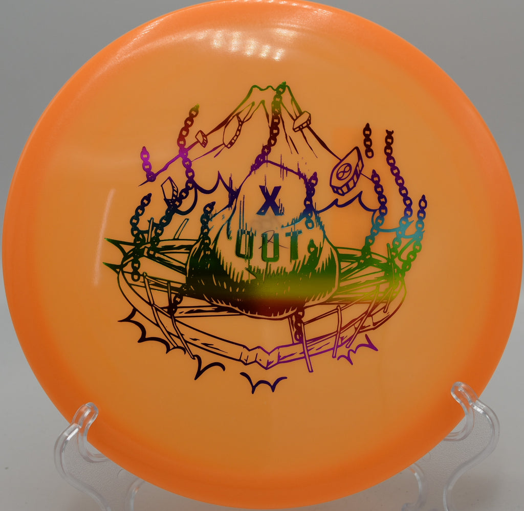 Infinite Discs Glow C-Blend Anubis dropping perfectly into the chains on Hole 18 at Wreckreator Disc Golf Course, Palouse, Washington.
