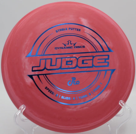 Dynamic Discs Classic Pro Judge Classic Pro throwing putter