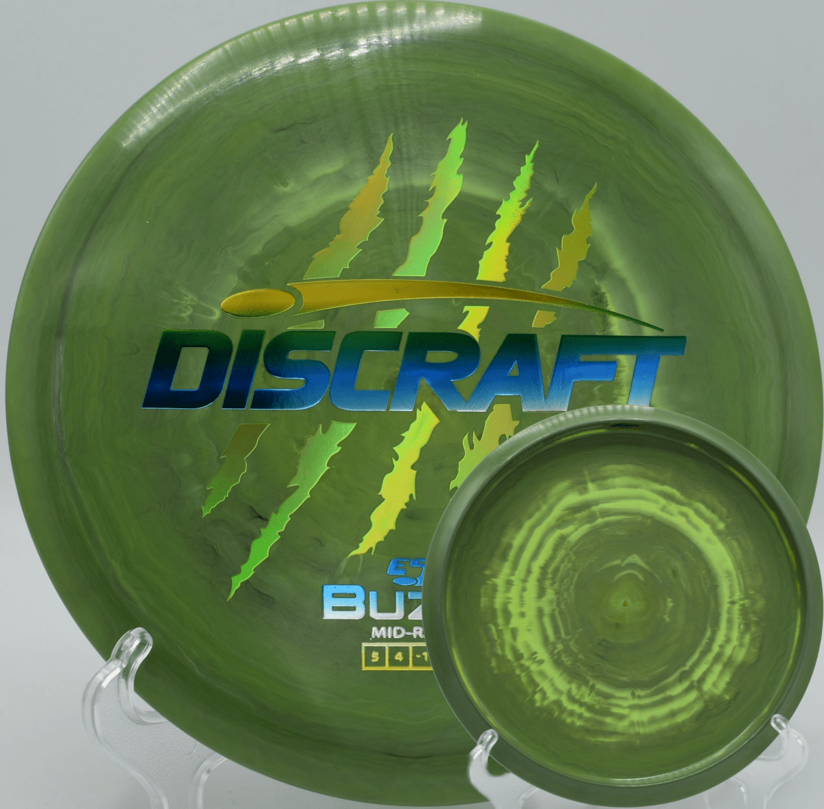 Paul McBeth 4-Claw Buzzz straight midrange drive at Maple Hill Disc Golf Course in Leicester, Massachusetts