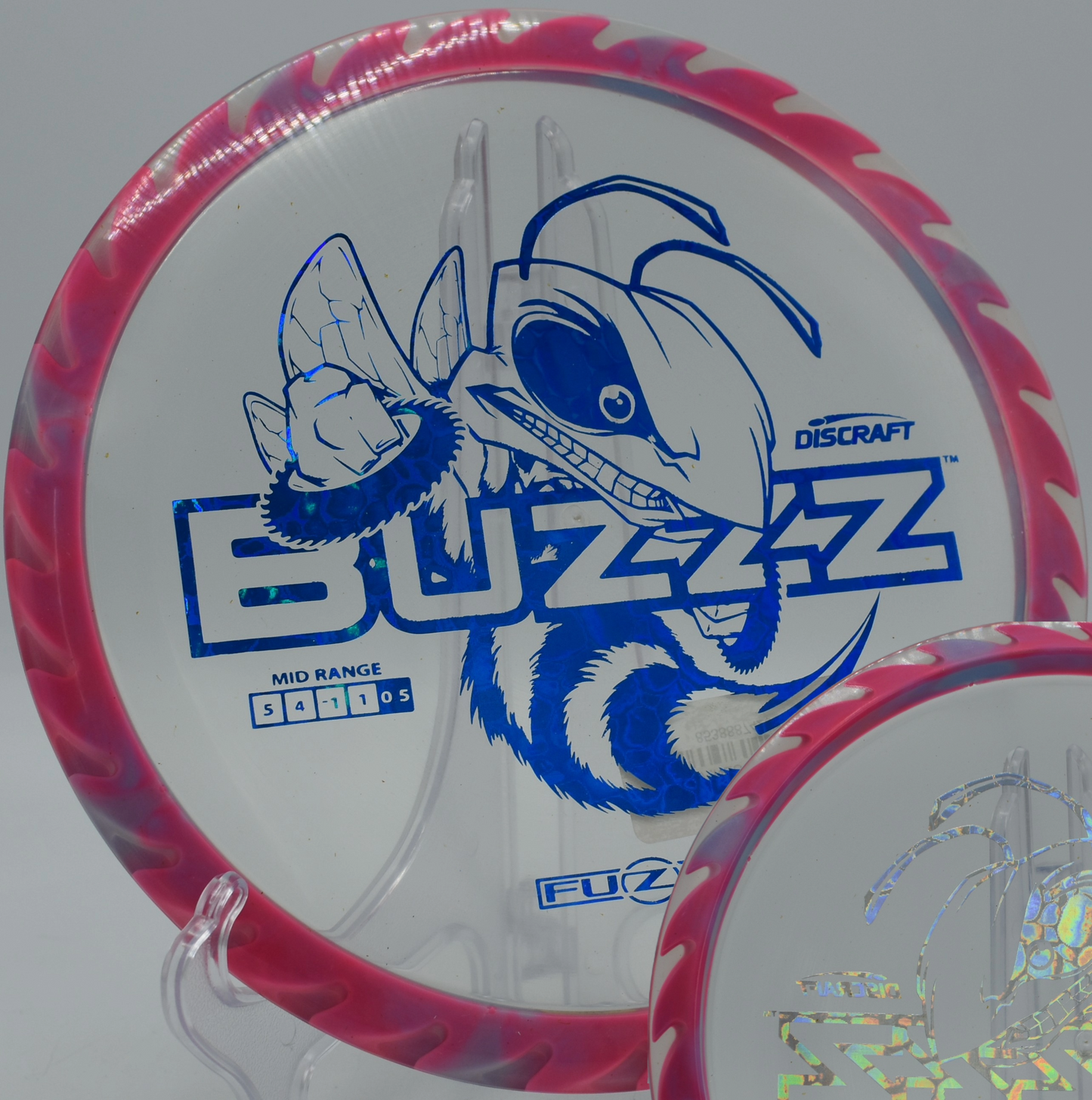 Discraft’s Fuzed Buzzzsaw cutting left on a power backhand at Granite Ridge in St. Cloud, Minnesota, made for aggressive controlled shots.


